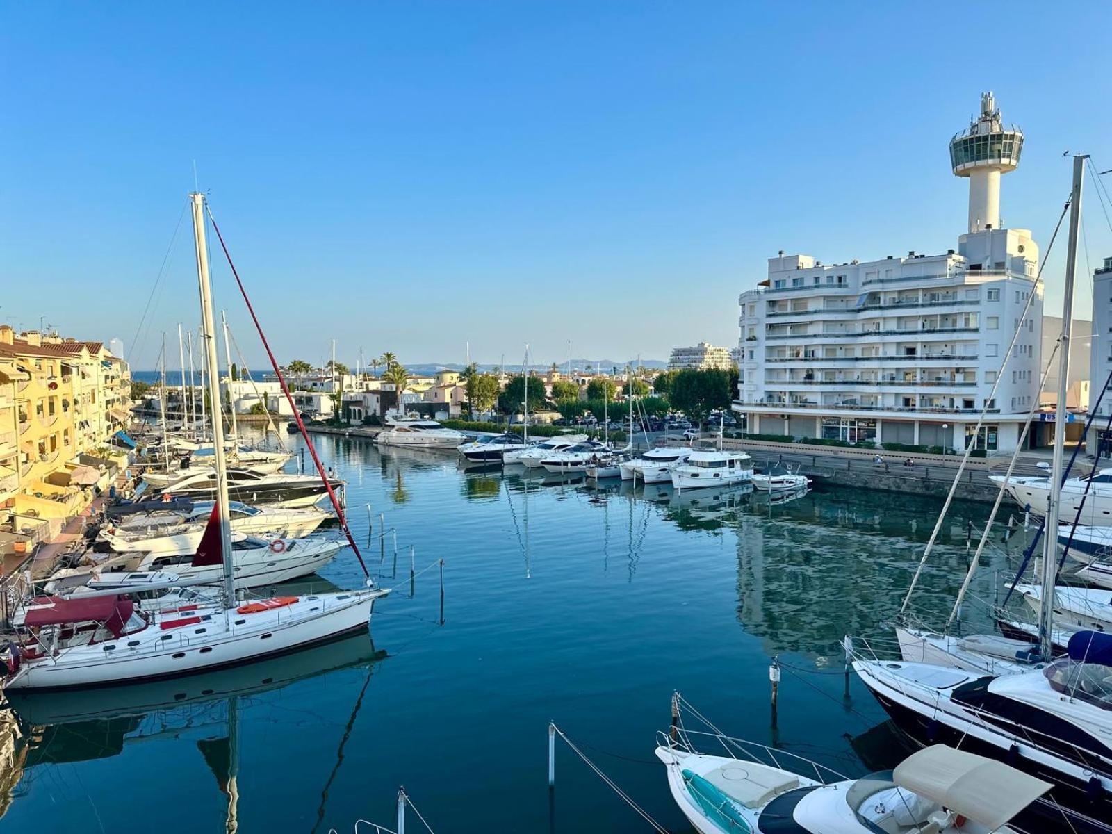 Apartamento Con Vistas A Mar Y Canal. Empuriabrava Eksteriør billede